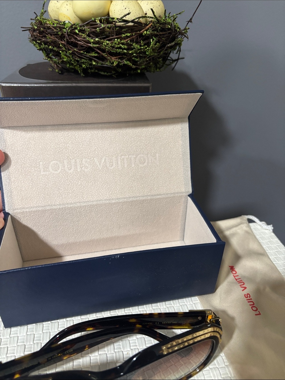 Louis Vuitton Tortoiseshell Sunglasses with Gold Trim - Picture 6 of 10